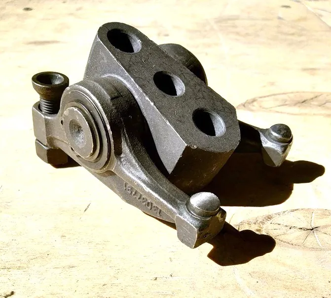 Ось коромысел (седло) TD226-6G, WP6G CDM833 (4110000054307)