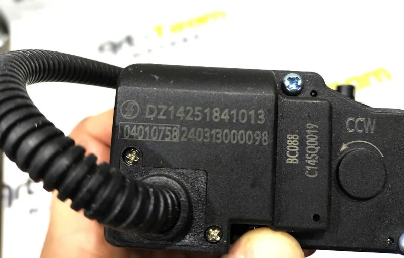 DZ14251841013 - Кран отопителя SHACMAN X3000 электрический ОРИГИНАЛ