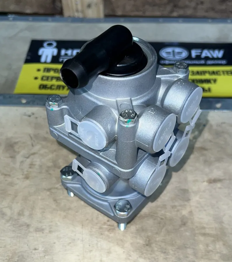 WG9719360005 - Кран тормозной главный HOWO VALMO