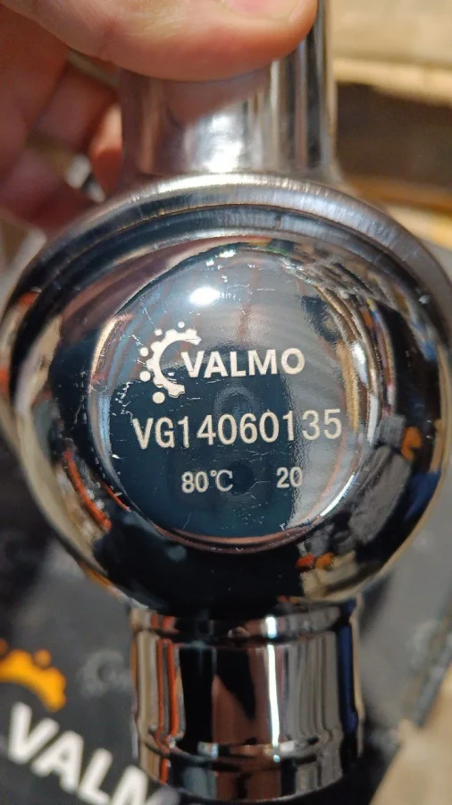 VG14060135 - Термостат в корпусе 80C HOWO/SHACMAN WP10/WD615 (хром) VALMO VG14060135/61500060116