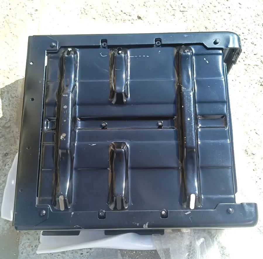 3513800-82V/B - Крышка АКБ в сборе 3250, 3310 ОРИГИНАЛ