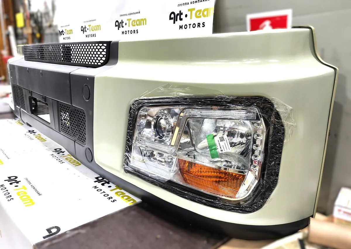DZ97259623310-SUB1 - Бампер в сборе с фарами SHACMAN X3000 ОРИГИНАЛ
