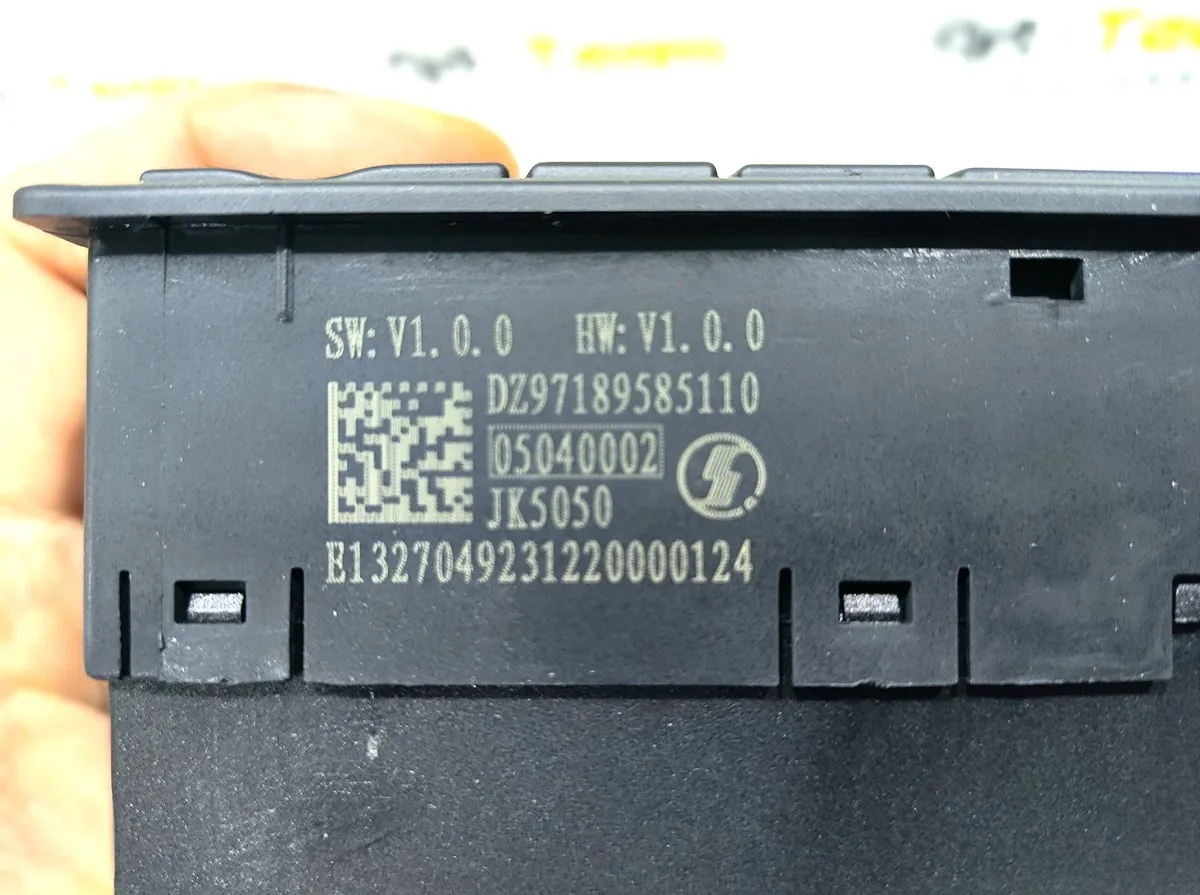 DZ97189585110 - Блок управления стеклоподъемником левый SHACMAN X3000 ОРИГИНАЛ
