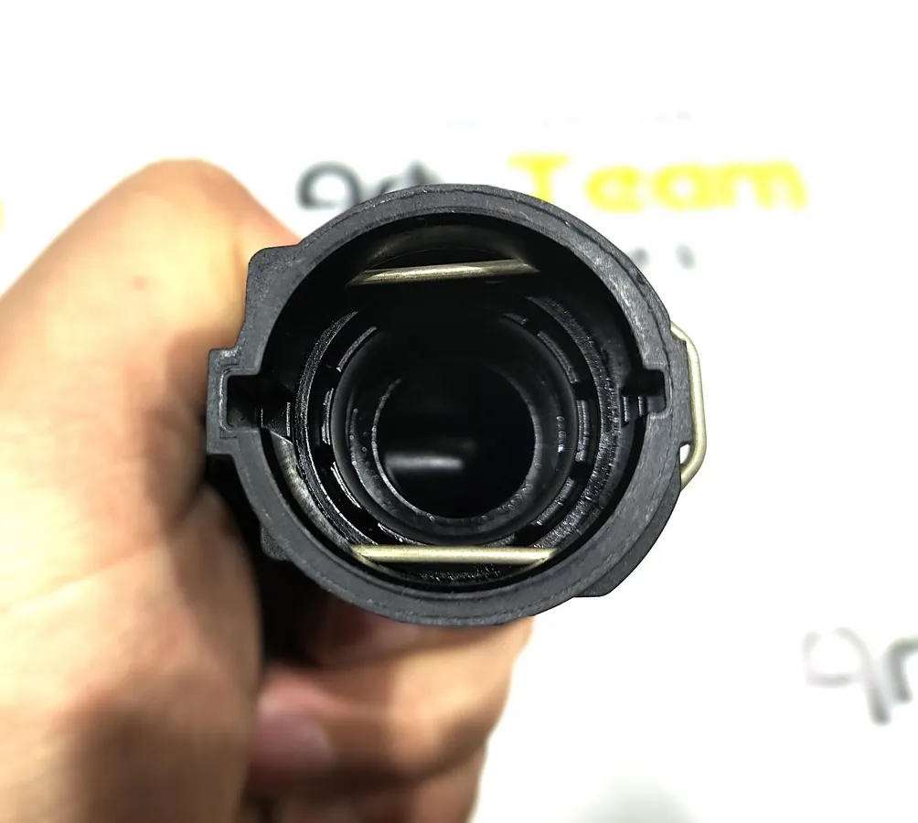 DZ9X259538041 - Быстросъемное соединение на расширительный бачек SHACMAN X6000 ОРИГИНАЛ