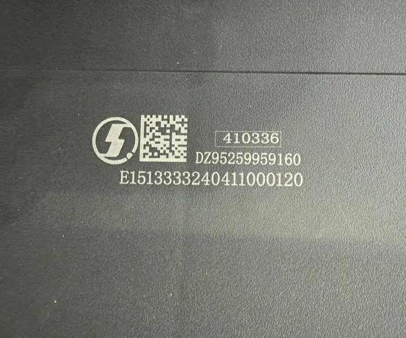 DZ95259959160 - Крыло заднее правое ср.мост задняя часть (тягач) SHACMAN X5000 X3000 ОРИГИНАЛ