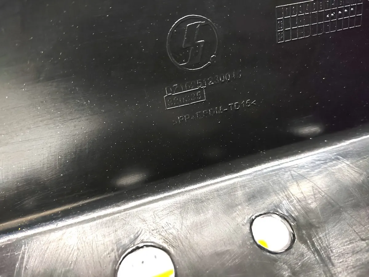 DZ16251230045 - Крыло переднее под кабиной левое SHACMAN X6000 ОРИГИНАЛ