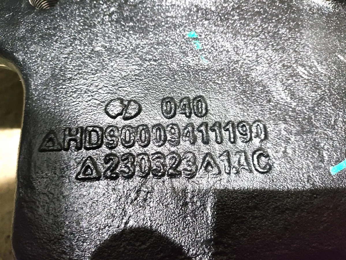 HD90009411190 - Кулак поворотный правый Hande Axle SHACMAN ОРИГИНАЛ