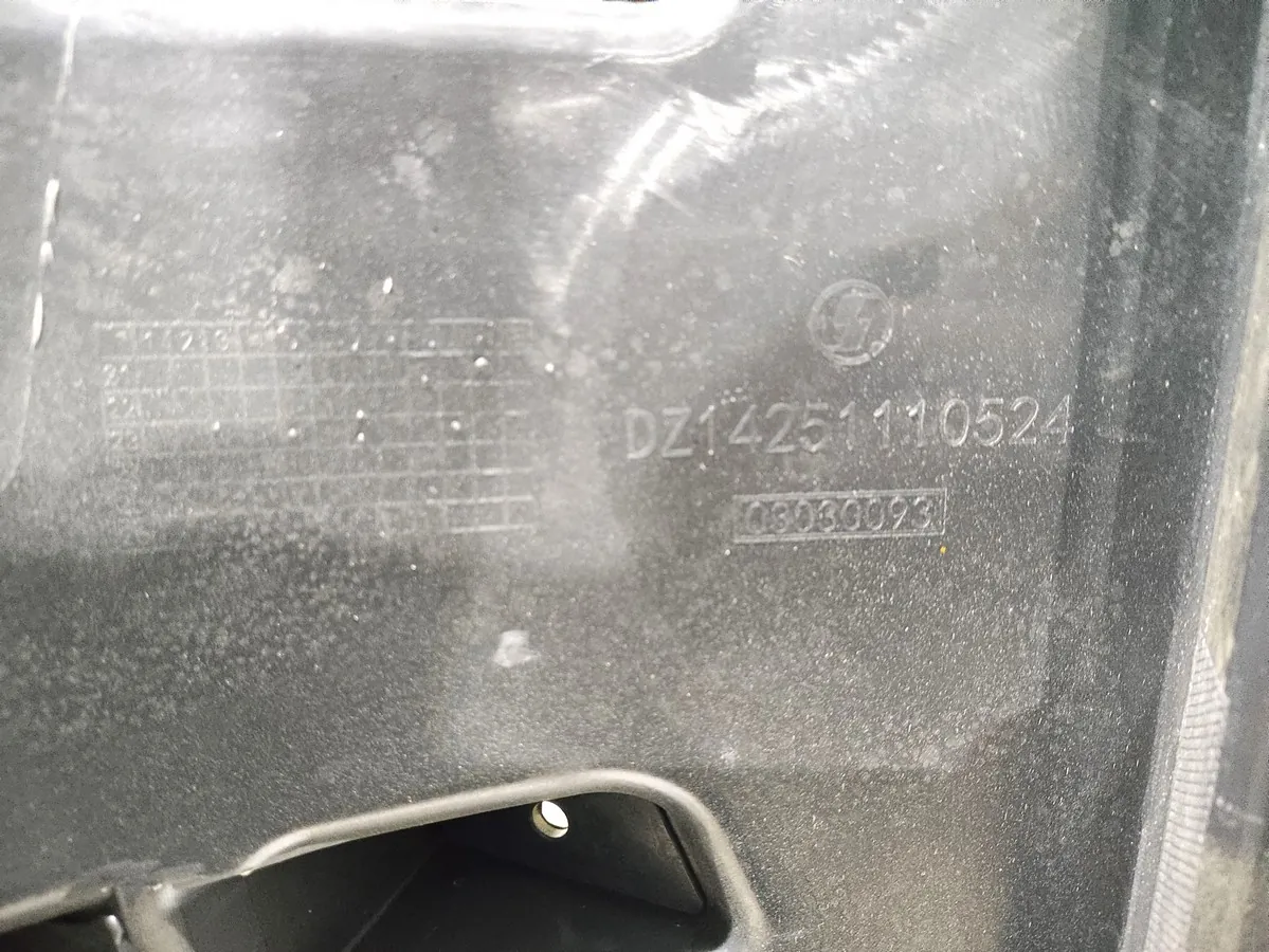 DZ14251110524 - Обтекатель кабины внутренний правый SHACMAN X5000 ОРИГИНАЛ