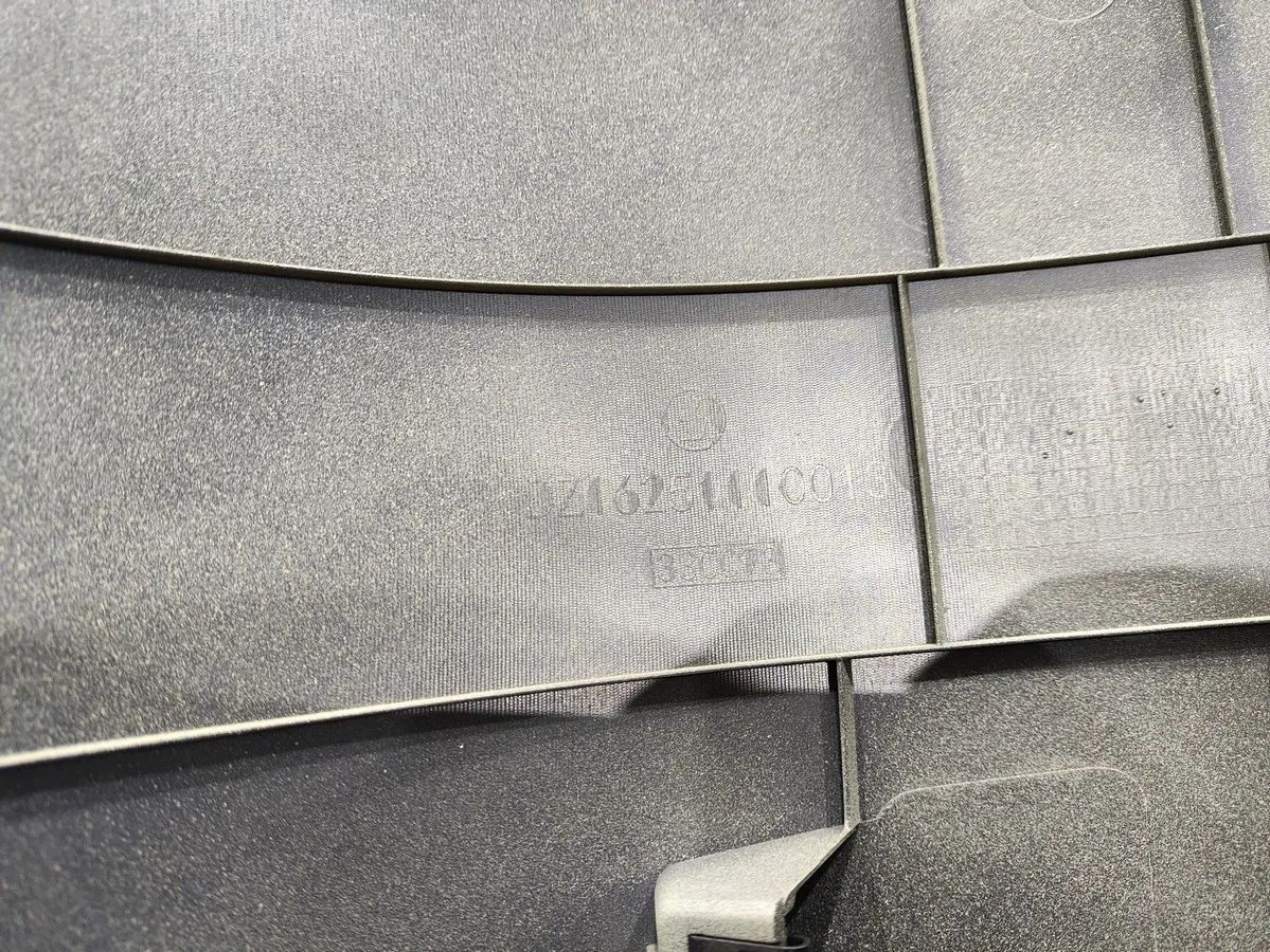 DZ16251110013 - Обтекатель капота левый SHACMAN X6000 ОРИГИНАЛ