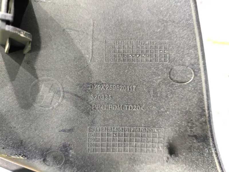 DZ9X259620117 - Панель внутренняя левой фары LED SHACMAN X6000 ОРИГИНАЛ