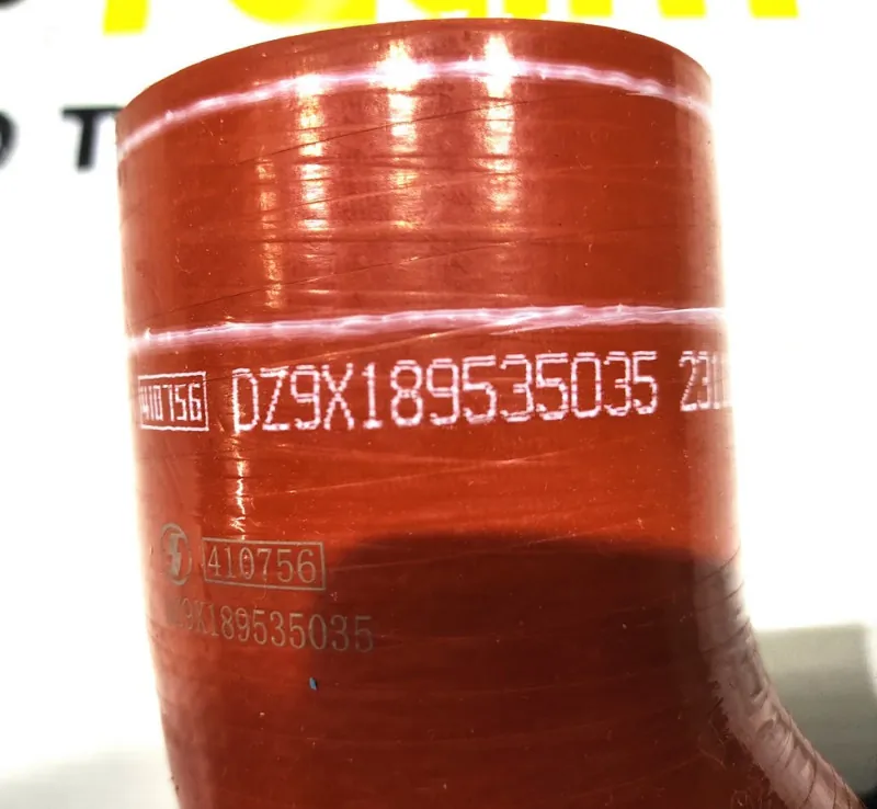 DZ9X189535035 - Патрубок радиатора угловой выпуск SHACMAN X6000 WP13 ОРИГИНАЛ