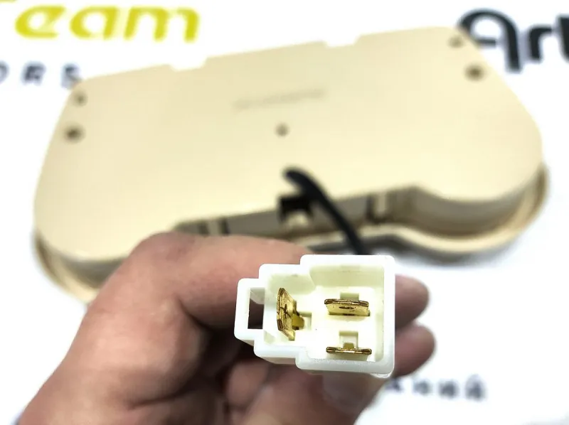 DZ97189721362 - Плафон (лампа) подсветки кабины по центру SHACMAN X5000 ОРИГИНАЛ