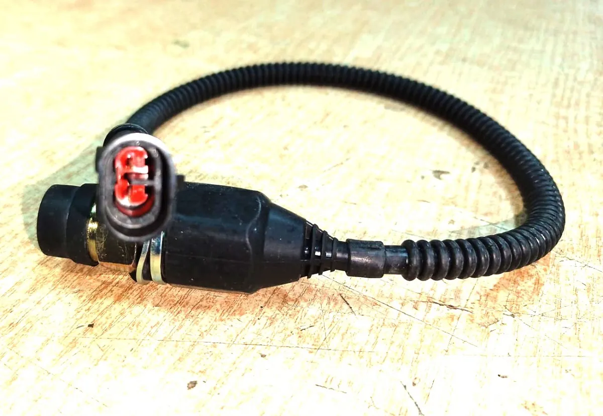 3735080-A01/B - Кнопка (переключатель подъема кабины) FAW J6 ОРИГИНАЛ