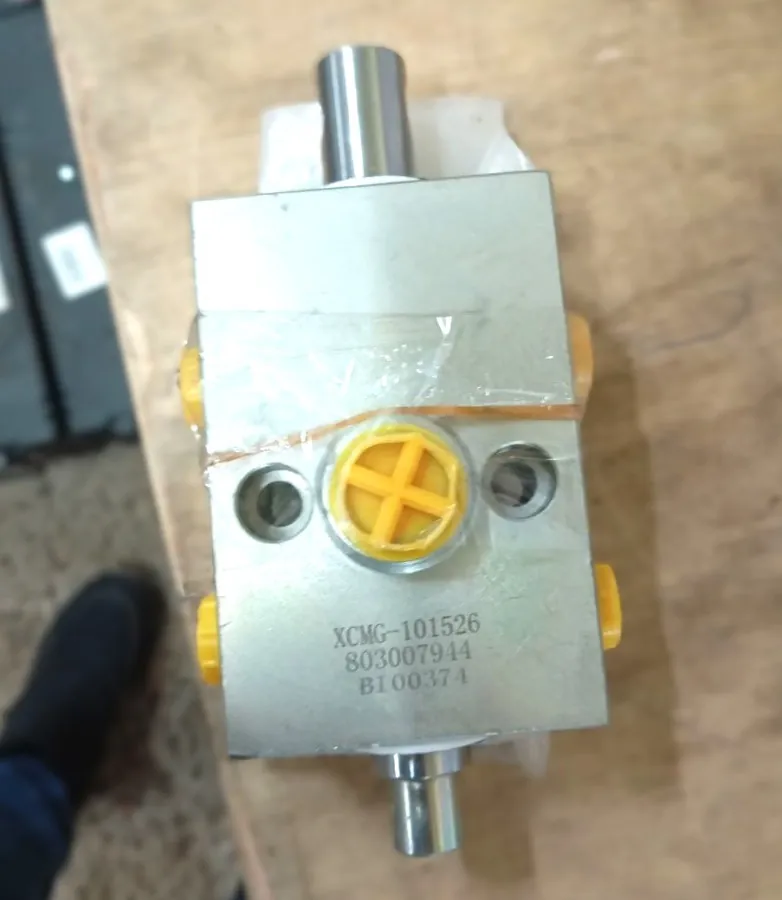 803007944 - Гидрозамок (клапан переключающий) КМУ XCMG