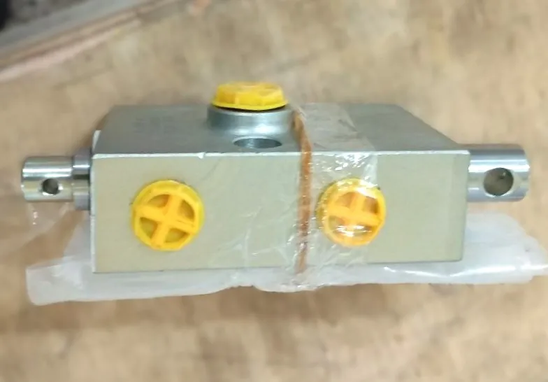 803007944 - Гидрозамок (клапан переключающий) КМУ XCMG